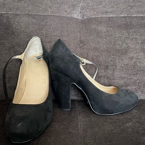 Nine West Mary Jane heels